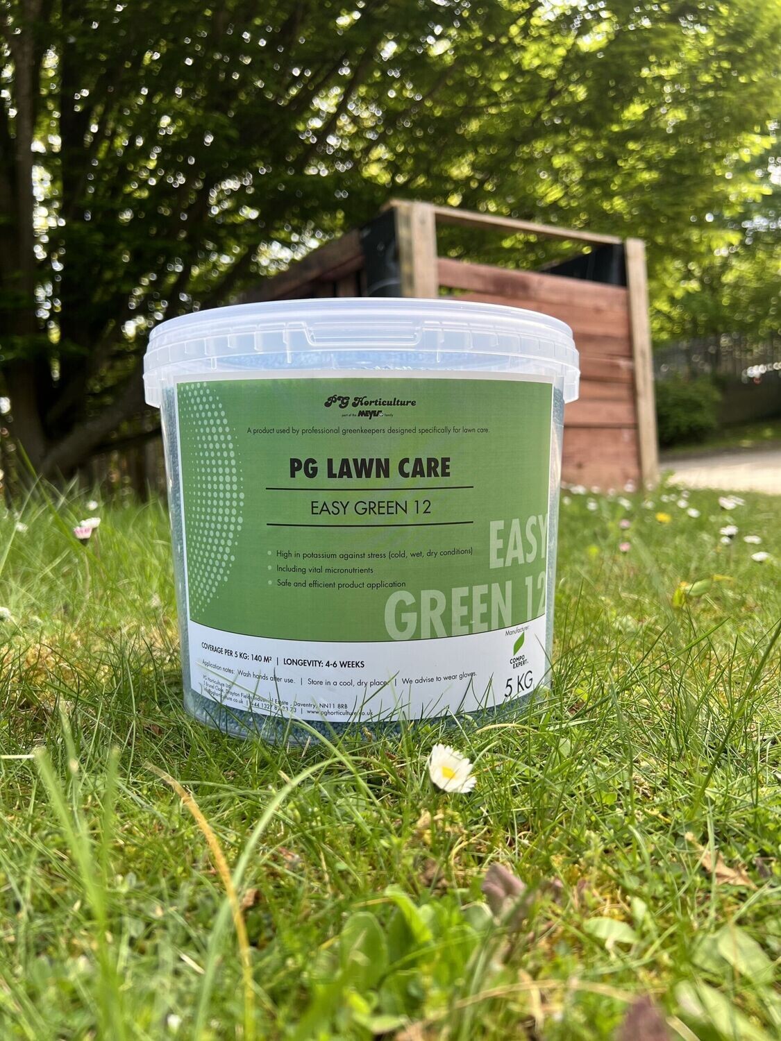 Autumn Lawn Fertiliser autumn-lawn-fertiliser-for-the-best-lawn-care-rollaturf