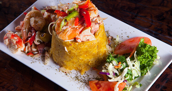 Mofongo Relleno de mariscos a lo macho