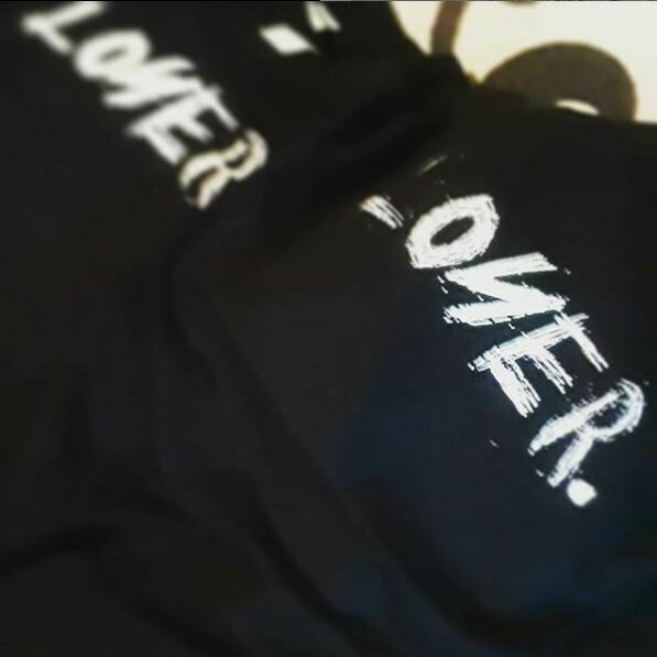 Loner. Tee