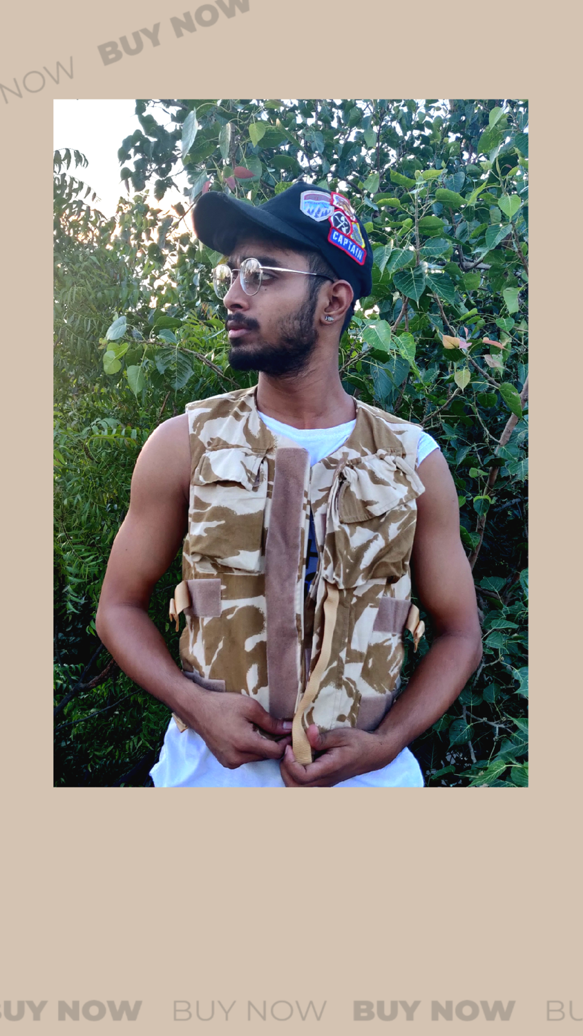 Army print cut sleeves jacket