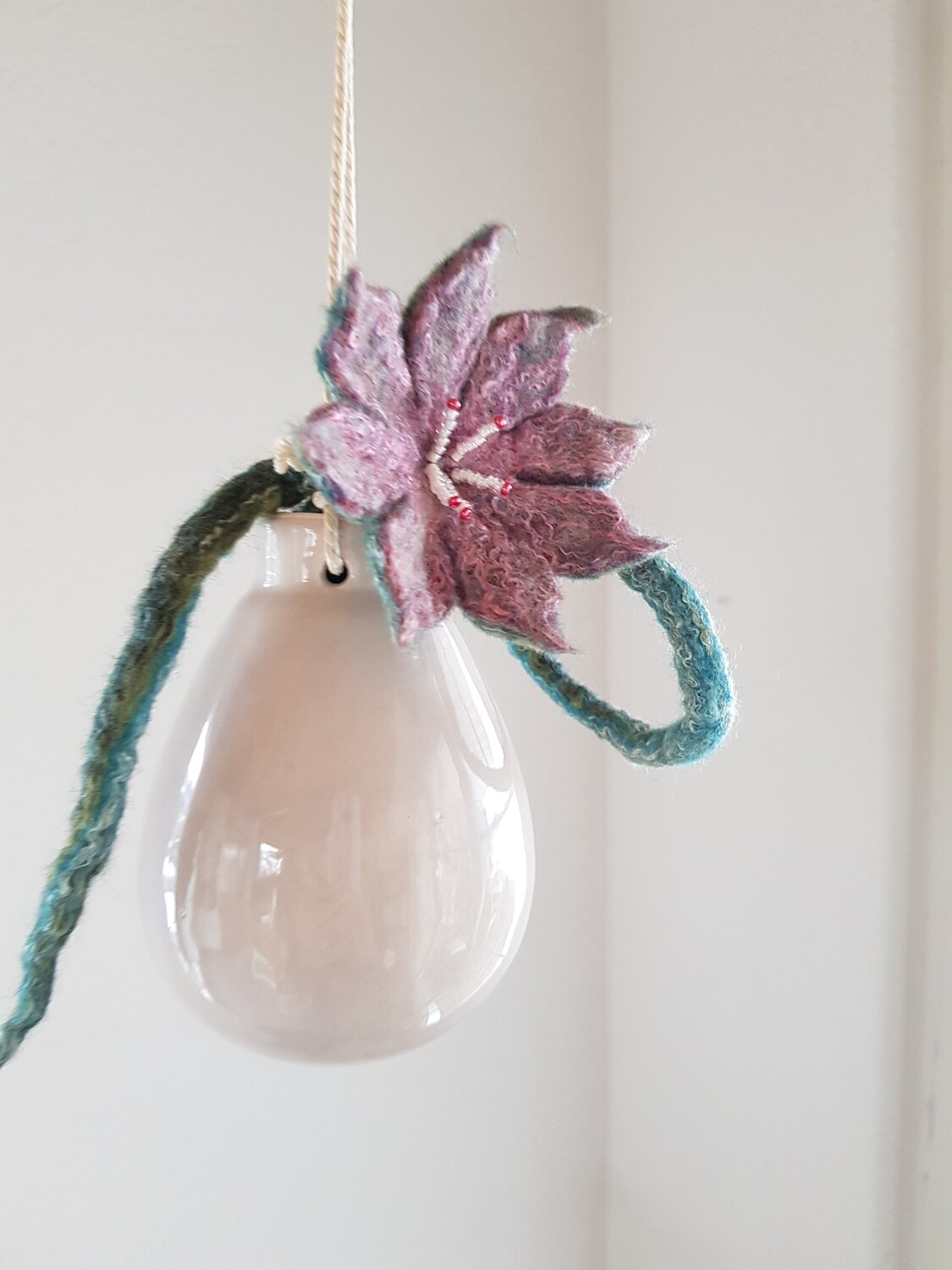Filzblume in Vase