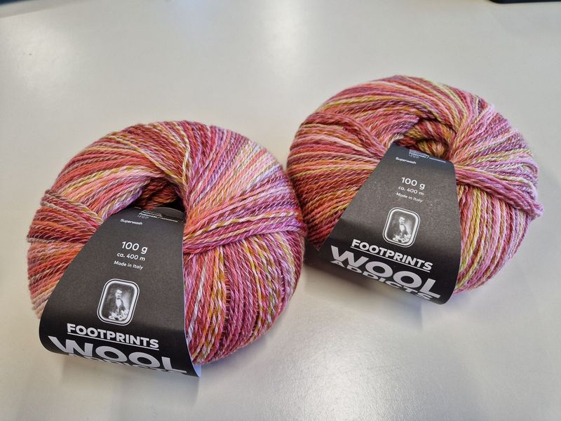 Footprints Wooladdicts Strickwolle yellow-rose Footprints Wooladdicts Strickwolle yellow-rose