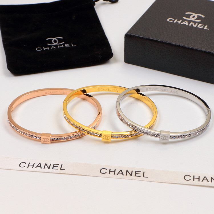 Lady Bangle