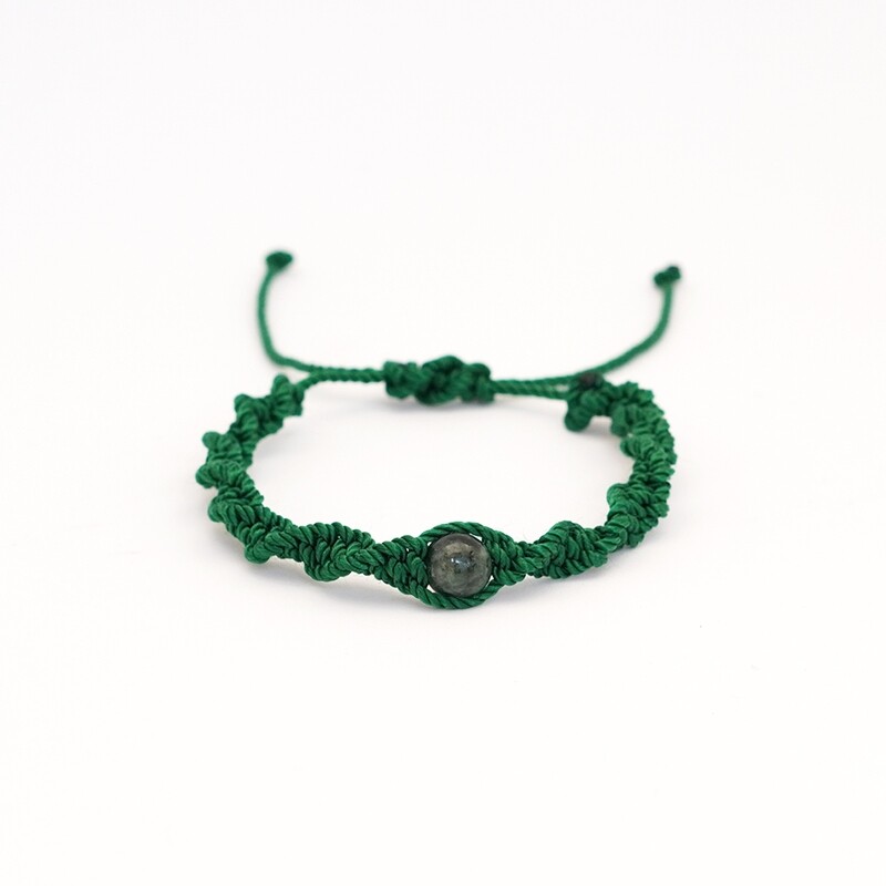 02144 - ​Pulsera de hilo de seda verde con dije en jade verde de 8 mm