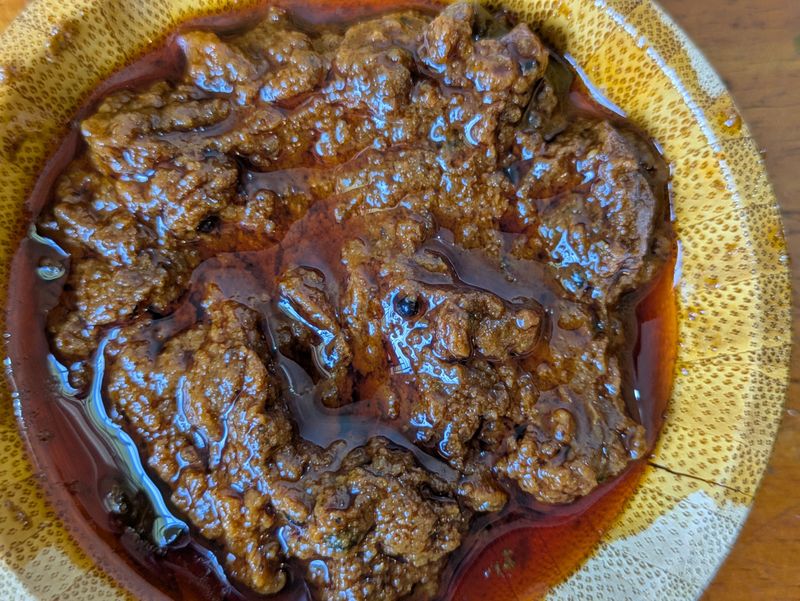 MILAGU KOZHAMBU ( PEPPER KOZHAMBU )