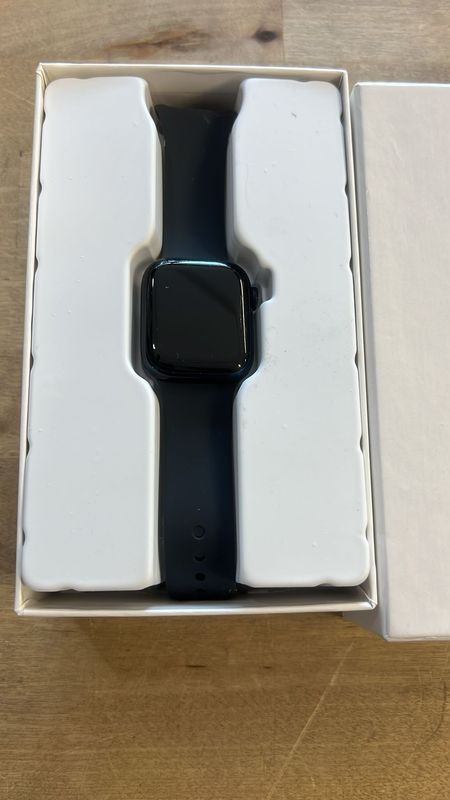 Apple Watch Series 7 | Smartwatch | WiFi &amp; Bluetooth | Charger Included