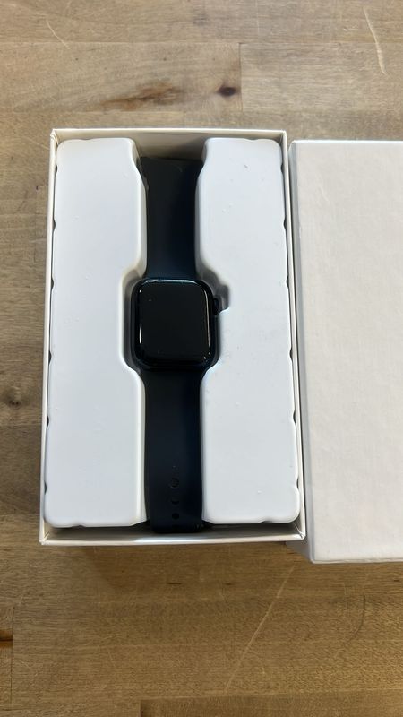 Apple Watch Series 7 | Smartwatch | WiFi &amp; Bluetooth | Charger Included