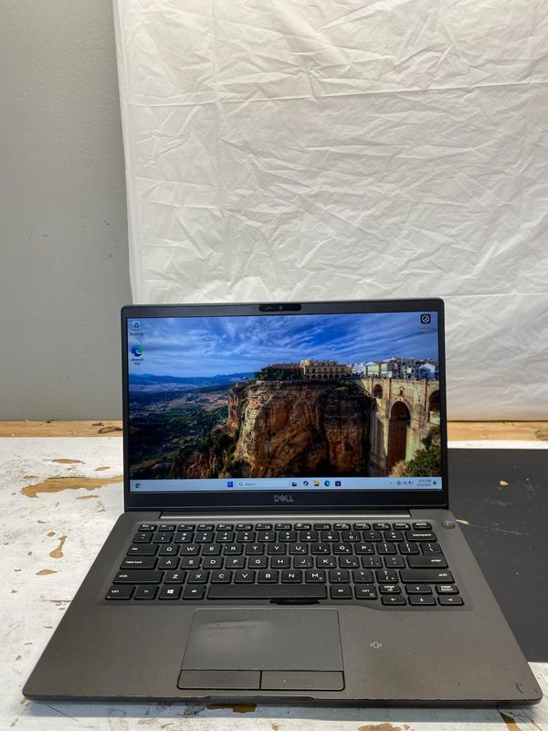 Dell Latitude 7300 | i5 8th Gen | 8GB RAM | 256GB SSD | Windows 11 Pro