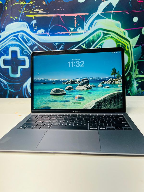 💻MacBook Air 13.3” (2020) – Apple M1, 8GB RAM, 512GB SSD