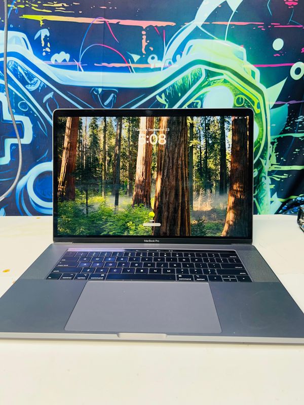Apple MacBook Pro 15.4” (2019) | Core i7 | 16GB RAM | 256GB SSD | Retina