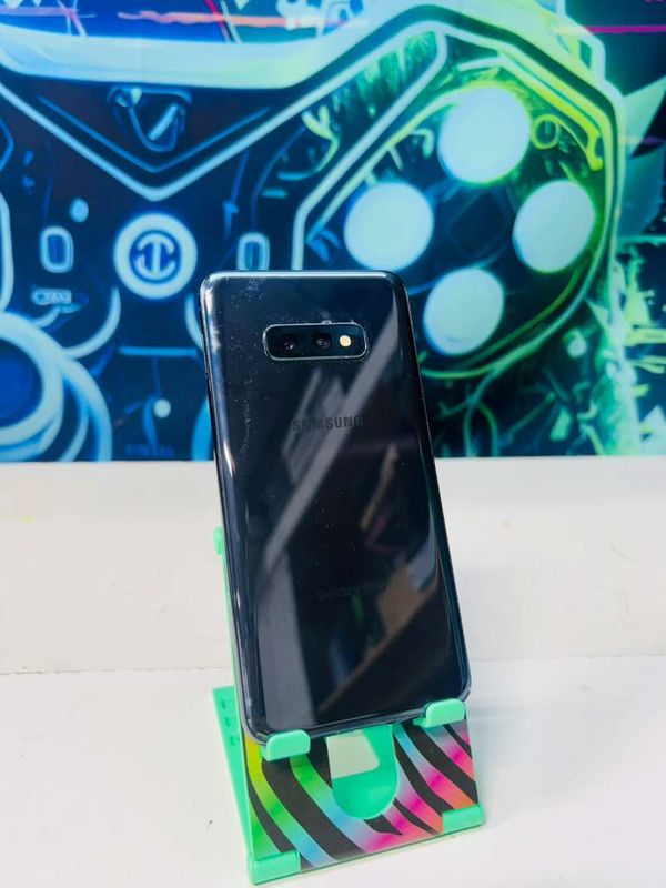 Samsung Galaxy S10e | 128GB | Black | Verizon / Straight Talk | Fully Functional