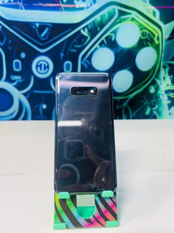 Samsung Galaxy S10e | 128GB | Black | Verizon / Straight Talk | Fully Functional
