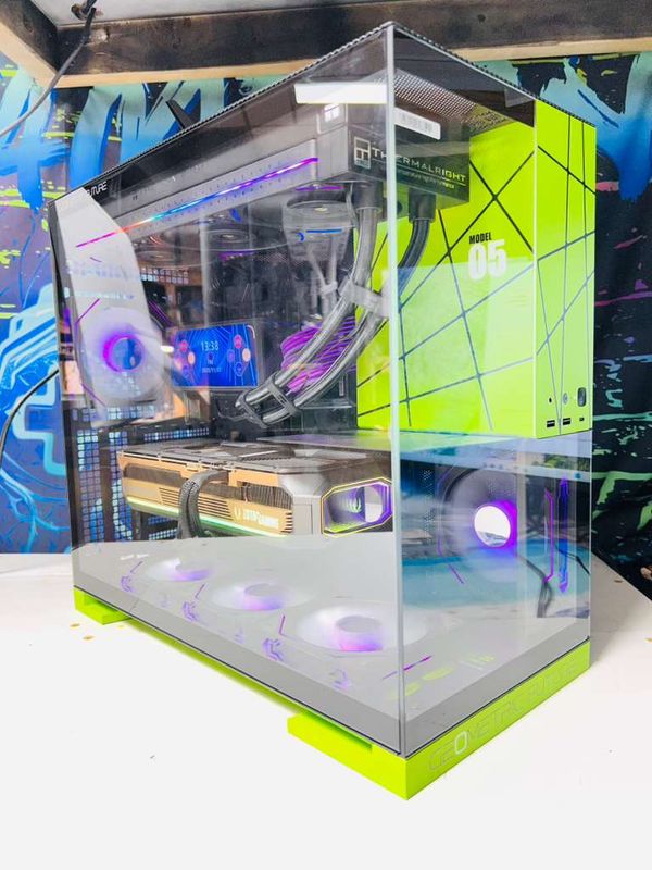 Gaming PC | Ryzen 7 9800X3D | RTX 5090 | 64GB DDR5 | 4TB SSD | New