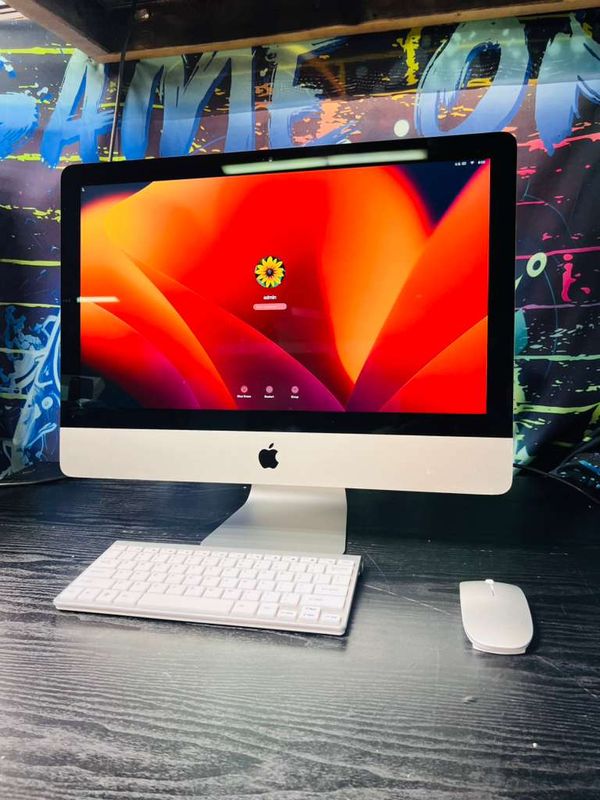 Apple iMac 21.5” (2017) | Core i5 2.3GHz | 8GB RAM | 1TB HD | macOS Ventura