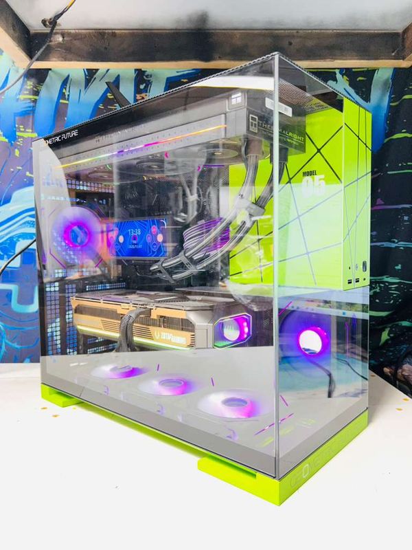 Gaming PC | Ryzen 7 9800X3D | RTX 5090 | 64GB DDR5 | 4TB SSD | New