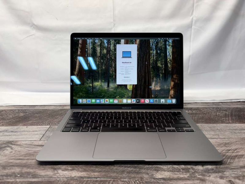 Apple MacBook Air 13 2020 i7 16GB RAM 512GB SSD Space Gray