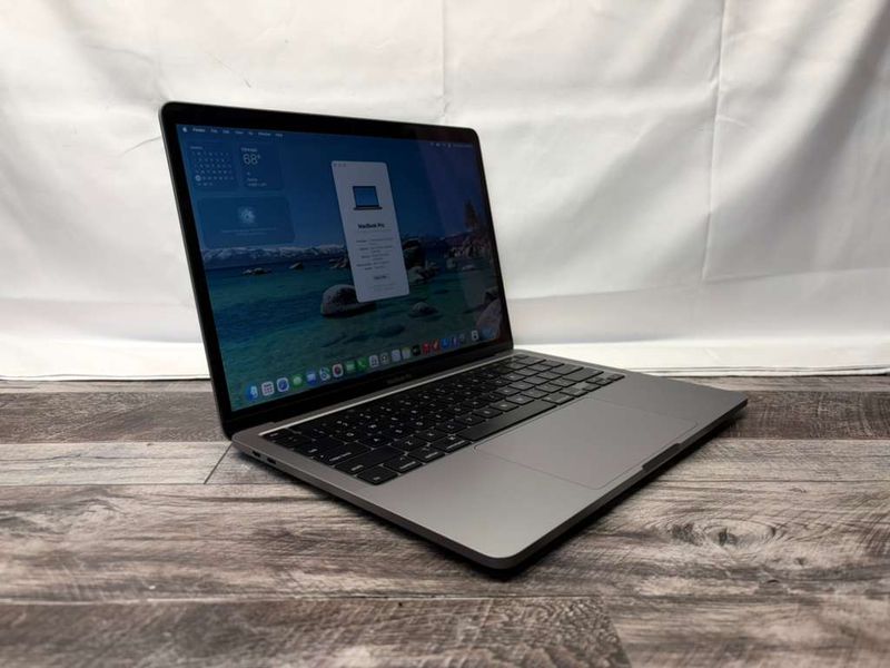 Apple MacBook Pro 13 2020 i7 16GB RAM 512GB SSD Space Gray