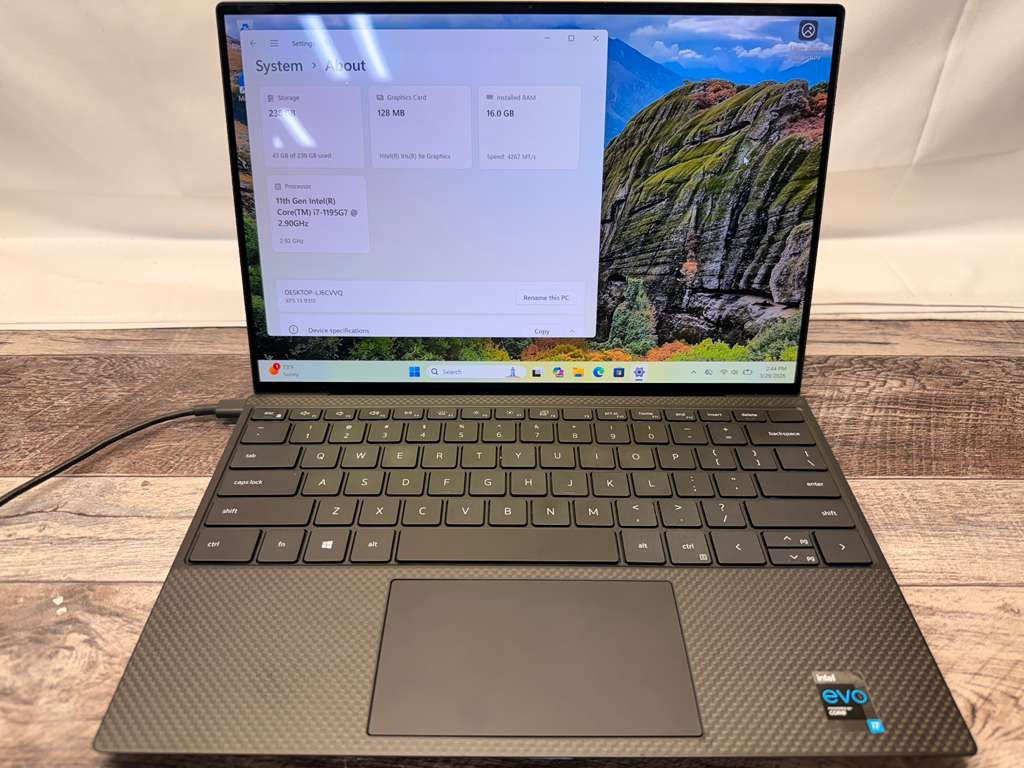 Dell XPS i7 11th Gen 16GB RAM 240GB SSD Windows 11 Pro