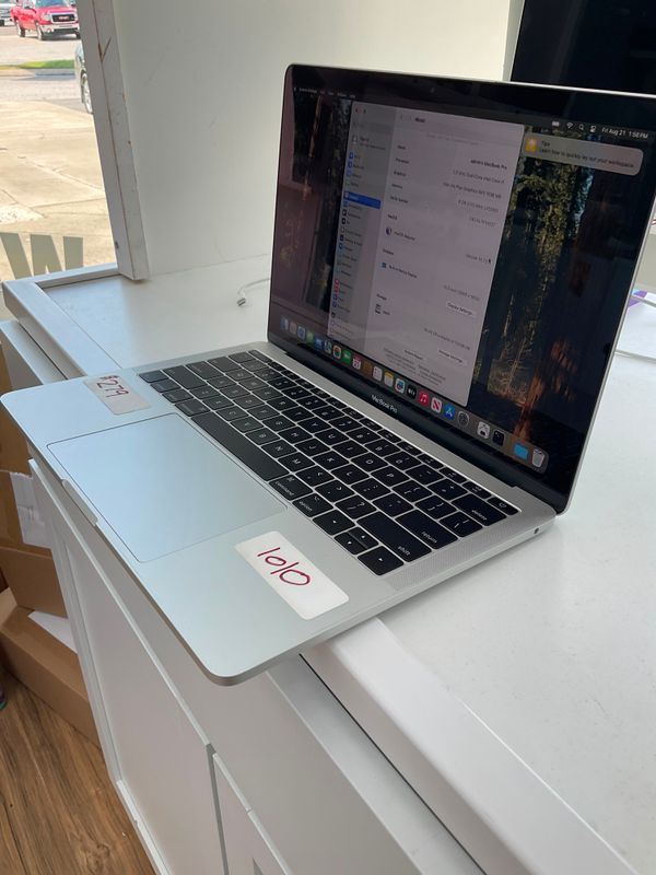 Apple MacBook Pro 2017 i5 8GB RAM 120GB SSD 13" Retina Sequoia
