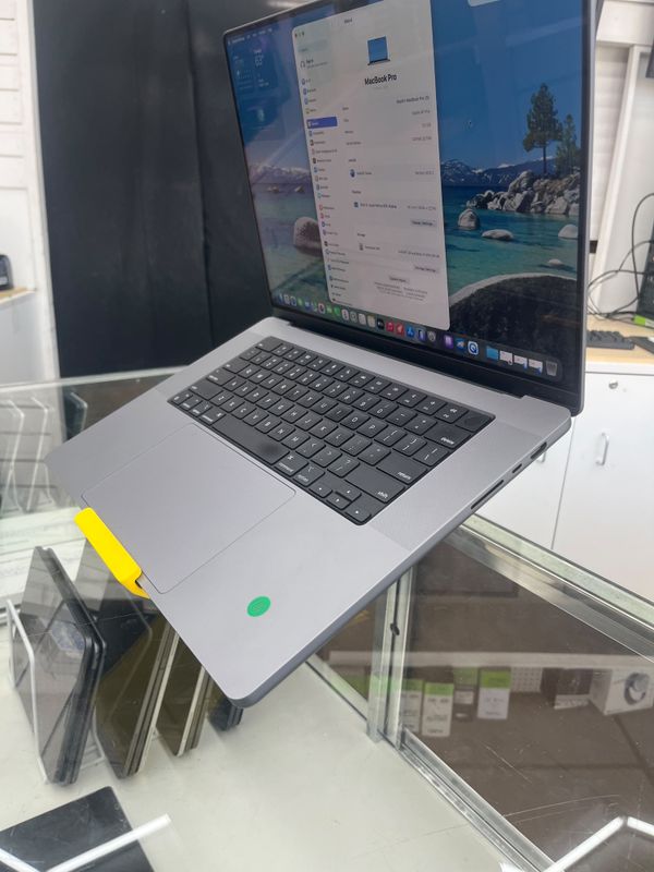 2021 MacBook Pro M1 Pro 32GB 500GB 16" XDR