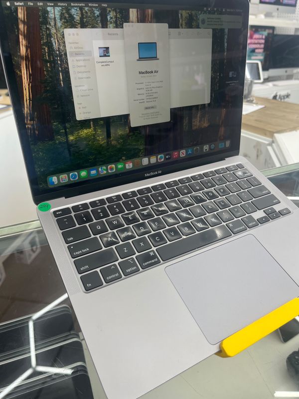 2020 MacBook Air Core i3 8GB 250GB 13.3" Retina