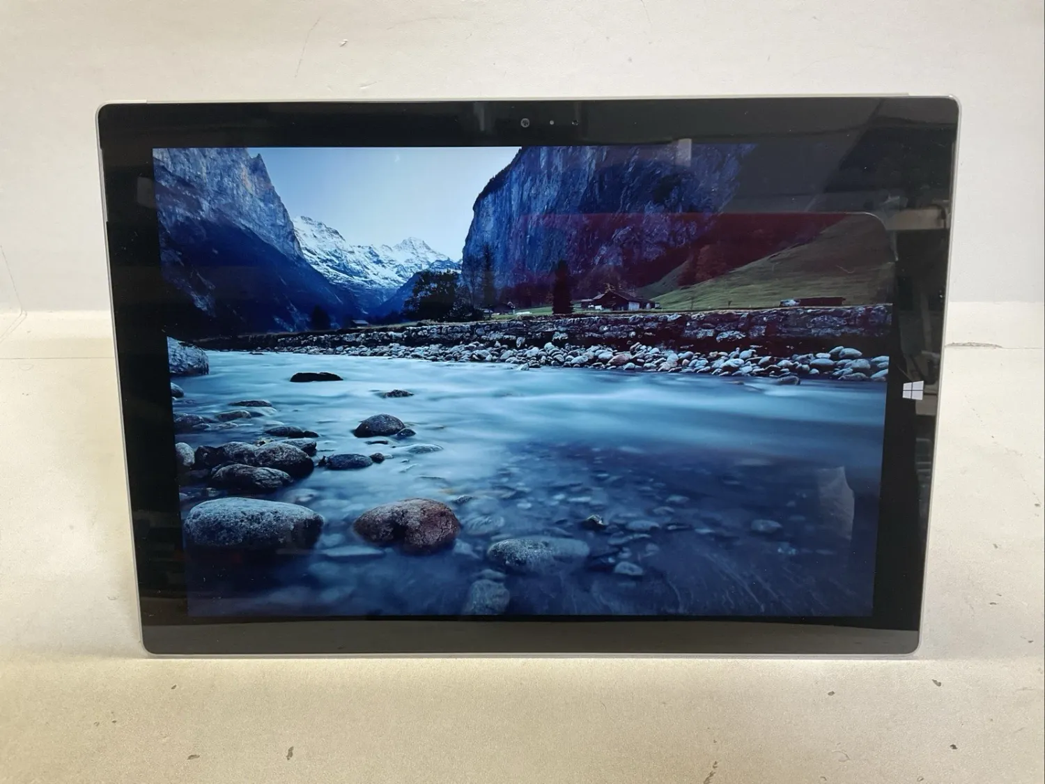 Microsoft Surface Pro 3 i5 4GB RAM 128GB SSD Touchscreen