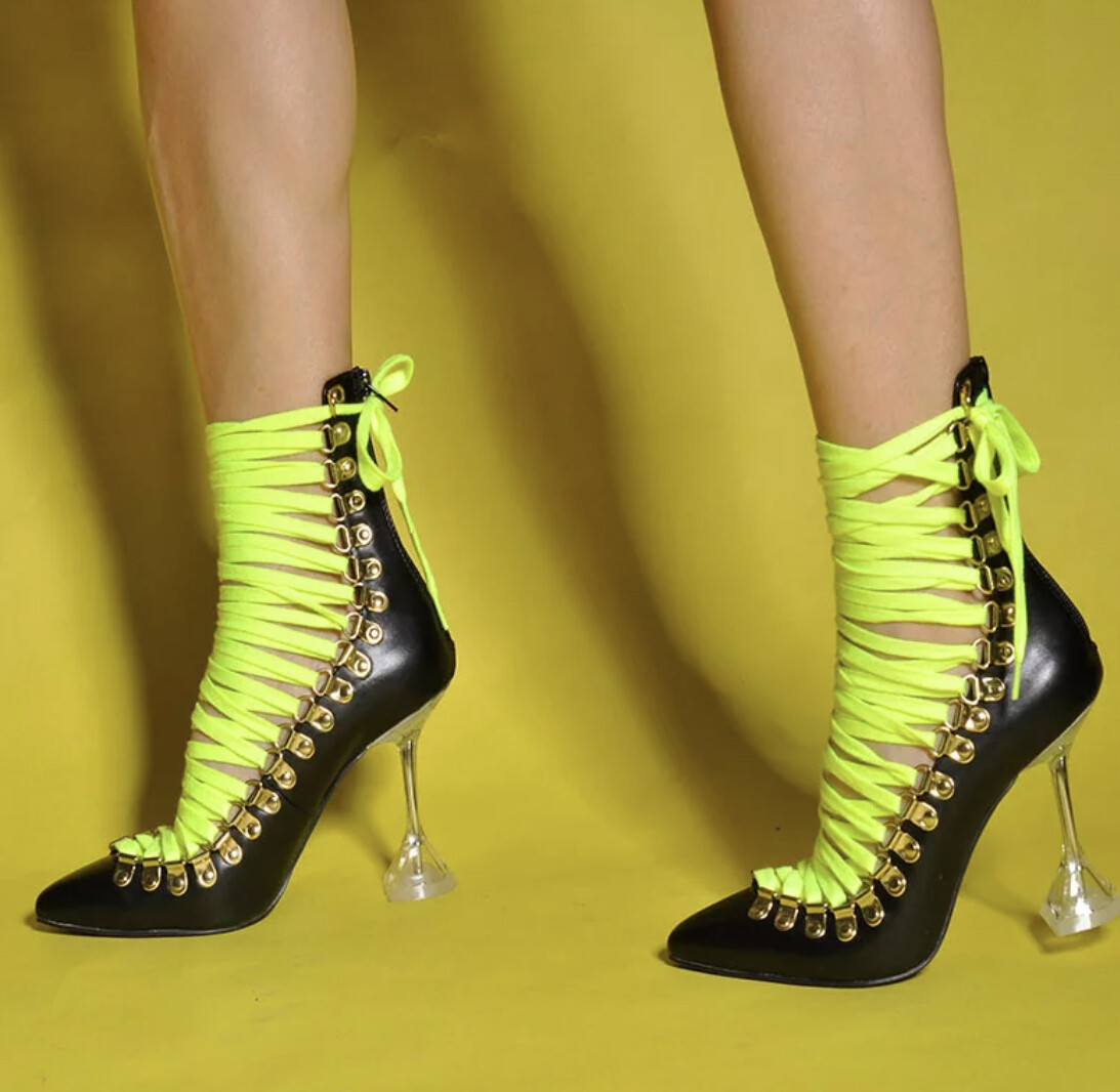 Lace shoes