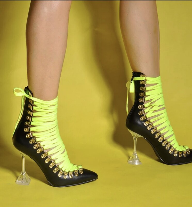 Lace shoes