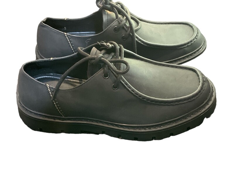 Men shoe size 11