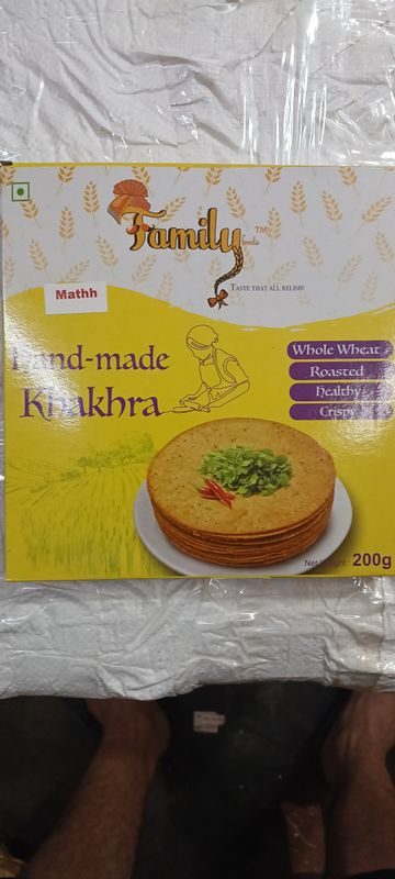 Hand-made mathh khakhra