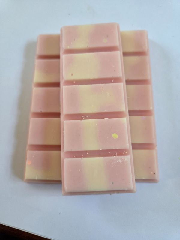 Honeysuckle and sandalwood snapbars Honeysuckle and sandalwood snapbars