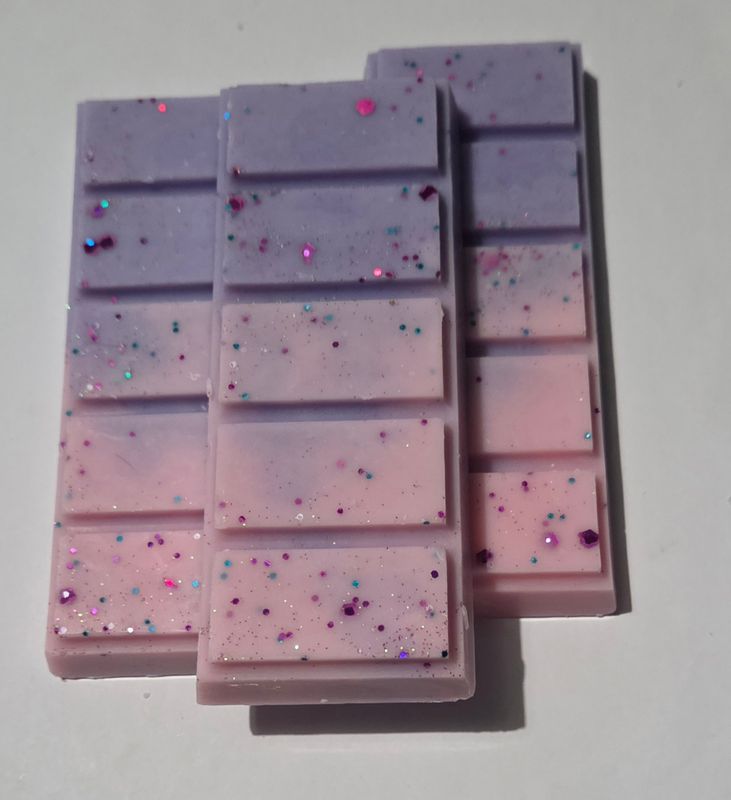 Strawberry and rhubarb  snapbars 