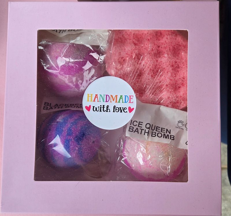 Bath Bombs and soap sponge gift box
