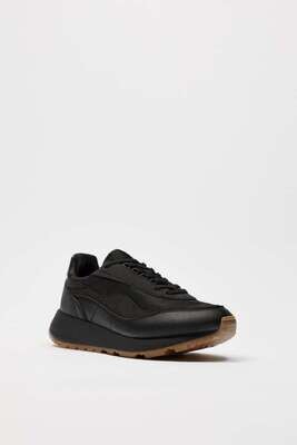 CONTRAST RUNNING TRAINERS