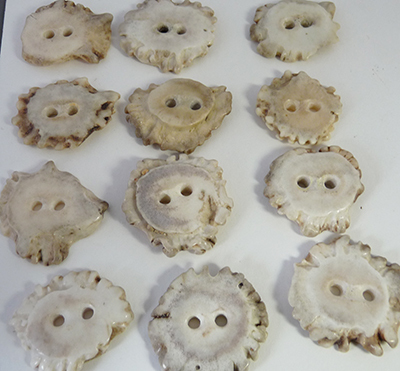 3 Deer Antler Crown Button
