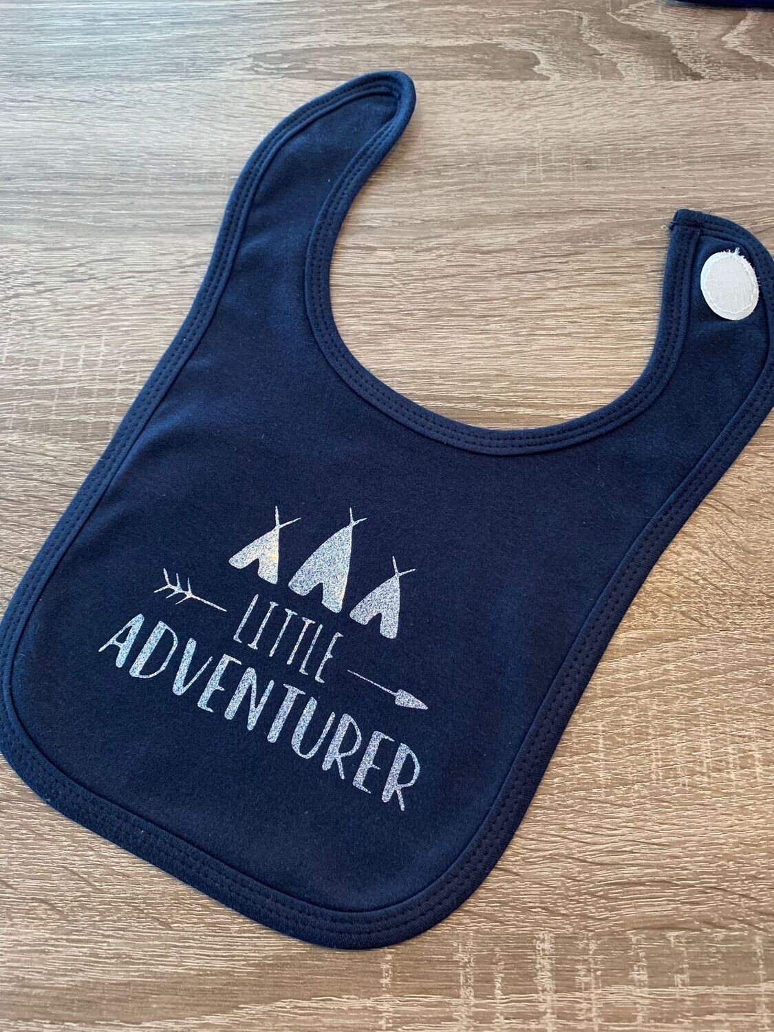 Slabbetje &#39;Little adventurer&#39;
