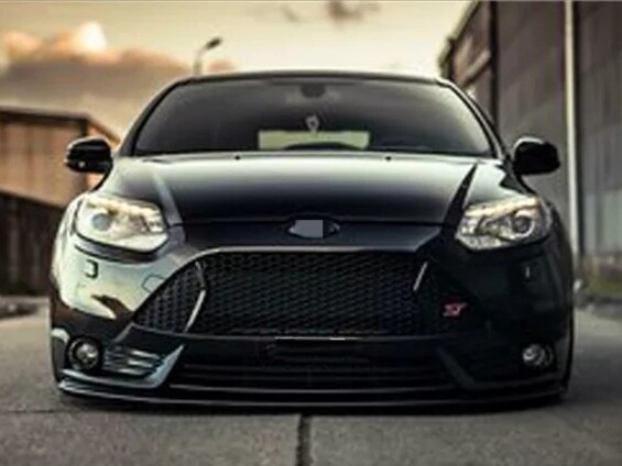 Spiegelkappen passend für Ford Focus MK3 (2008-2018) in Schwarz-Hochglanz, passgenau, hochwertig verarbeitet, ideal für eine sportliche Fahrzeugaufwertung und modernen Look. Perfekt für Individualisten, die Wert auf Qualität und Stil legen.
