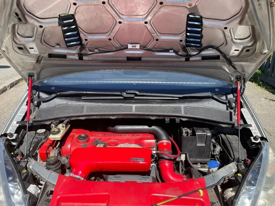 Hochwertige Haubenlifter, Haubendämpfer passend für Ford S-max, SMax 2006 - 2014, ,  in verschiedenen Farben, speziell von uns entwickelt, speziell für dein Fahrzeug, einfach zu installieren – ohne Bohren und Karosserieumbauten, für eine funktionale und stilvolle Aufwertung des Motorraums. Haubendämpfer passend für Ford, Haubenlifter passend für Ford, Fahrzeugveredelung passend für Ford, Fahrzeugtuning passend für Ford, Motorhaube passend für Ford, Haubenliftersystem passend für Ford, Einfache Montage passend für Ford, Haubenlift ohne Bohren passend für Ford, Tuning Zubehör passend für Ford, Ersatzteile passend für Ford, Zubehör passend für Ford, Fahrzeugteile passend für Ford, Styling passend für Ford, Optik passend für Ford, Zubehörteile passend für Ford.