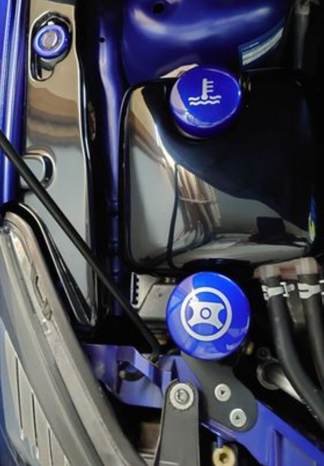 Stylisches Performance-Cover für den Motor, ideal für Fahrzeugtuning, Show&Shine, Werterhaltung, Fahrzeugpflege und eine individuelle Optik, perfekt für alle, die ihr Auto aufwerten möchten. Motorverkleidung, Abdeckung Motor