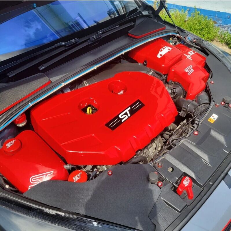geeignet für Ford Focus Mk3, Stylisches Performance-Cover für den Motor, ideal für Fahrzeugtuning, Show&Shine, Werterhaltung, Fahrzeugpflege und eine individuelle Optik, perfekt für alle, die ihr Auto aufwerten möchten. Motorabdeckung Verkleidung Motorraum