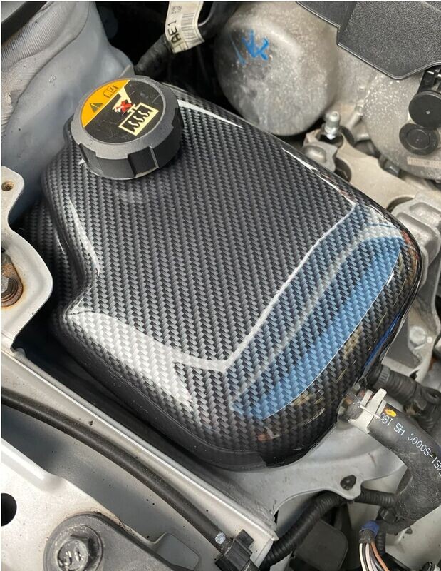geeignet für Hyundai i20, i20N, i30, i30N, Kona, Veloster, Stylisches Performance-Cover für den Motor, ideal für Fahrzeugtuning, Show&Shine, Werterhaltung, Fahrzeugpflege und eine individuelle Optik, perfekt für alle, die ihr Auto aufwerten möchten. Motorabdeckung Verkleidung Motorraum