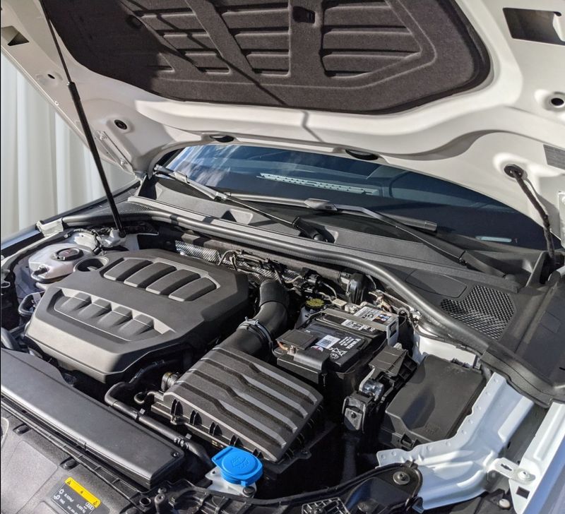 Haubenlifter passend für Audi A3 8V 2012-2020 Premium Haubendämpfer und Haubenlifter passend für Audi – Ideal für Fahrzeugveredelung, Fahrzeugtuning und einfaches Öffnen der Motorhaube. Erhältlich in verschiedenen Farben und mit einfacher Montage ohne Bohren. Hochwertige Qualität für verbessertes Fahrerlebnis. Jetzt kaufen und den Unterschied spüren! Haubendämpfer passend für Audi, Haubenlifter passend für Audi, Fahrzeugveredelung passend für Audi, Fahrzeugtuning passend für Audi, Haubenliftersystem passend für Audi, Haubenlift ohne Bohren passend für Audi, Tuning Zubehör passend für Audi, Zubehör passend für Audi, Fahrzeugteile passend für Audi, Styling passend für Audi