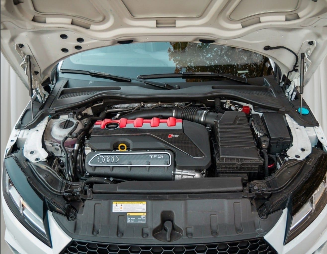 Premium Haubendämpfer und Haubenlifter passend für Audi – Ideal für Fahrzeugveredelung, Fahrzeugtuning und einfaches Öffnen der Motorhaube. Erhältlich in verschiedenen Farben und mit einfacher Montage ohne Bohren. Hochwertige Qualität für verbessertes Fahrerlebnis. Jetzt kaufen und den Unterschied spüren! Haubendämpfer passend für Audi, Haubenlifter passend für Audi, Fahrzeugveredelung passend für Audi, Fahrzeugtuning passend für Audi, Haubenliftersystem passend für Audi, Haubenlift ohne Bohren passend für Audi, Tuning Zubehör passend für Audi, Zubehör passend für Audi, Fahrzeugteile passend für Audi, Styling passend für Audi