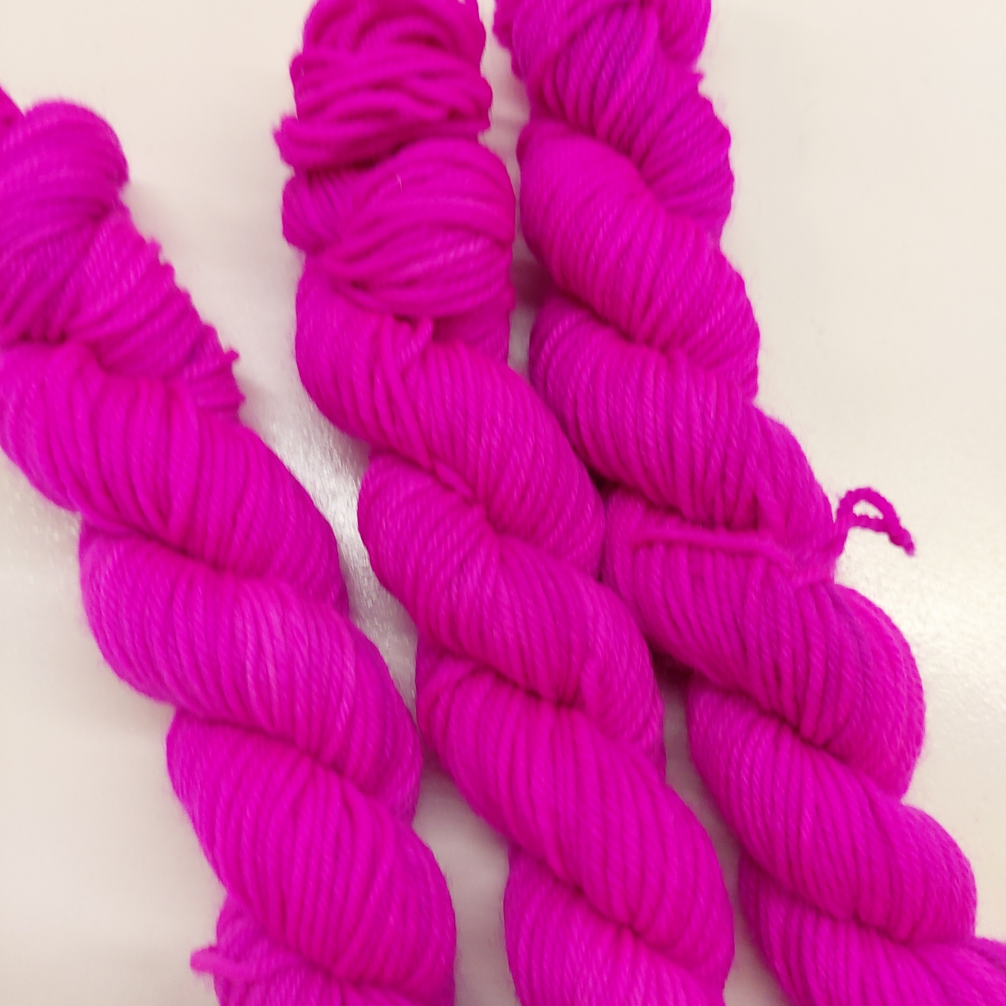 Mini - Rhodamine Red 370