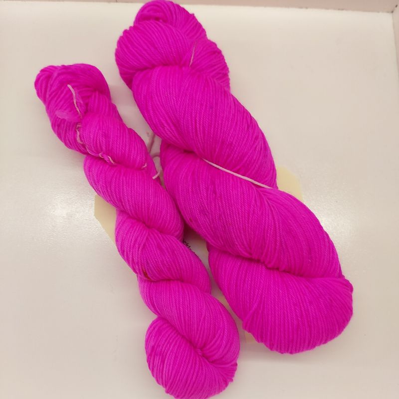 Monochromatic Fluorescent Fuchsia 100g
