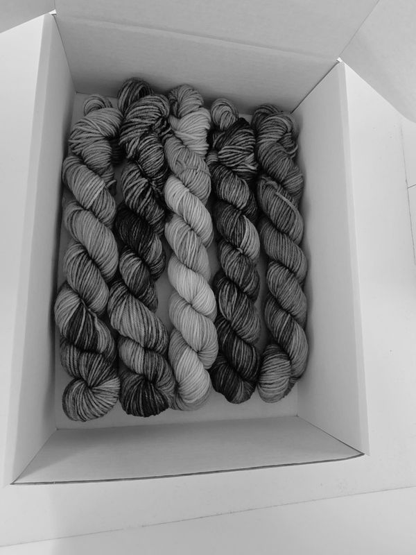 May Mother's Day Mania Mini's 5 x 20g Surprise 
