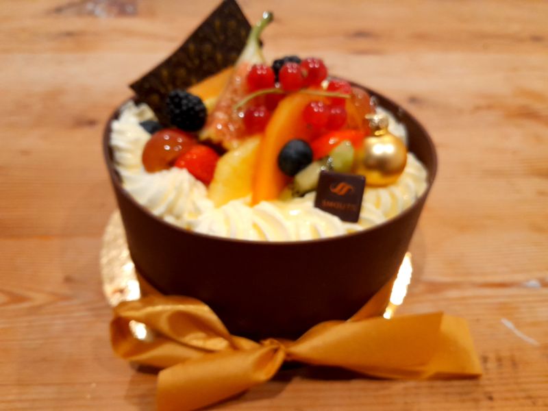 Biscuit met fruit en chocolade rond