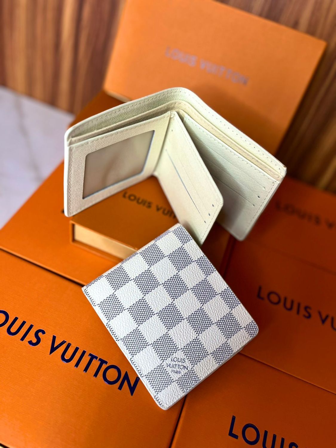 LV0235004