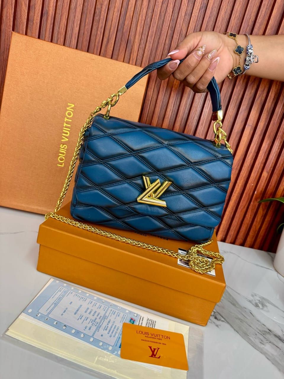 LV0485004