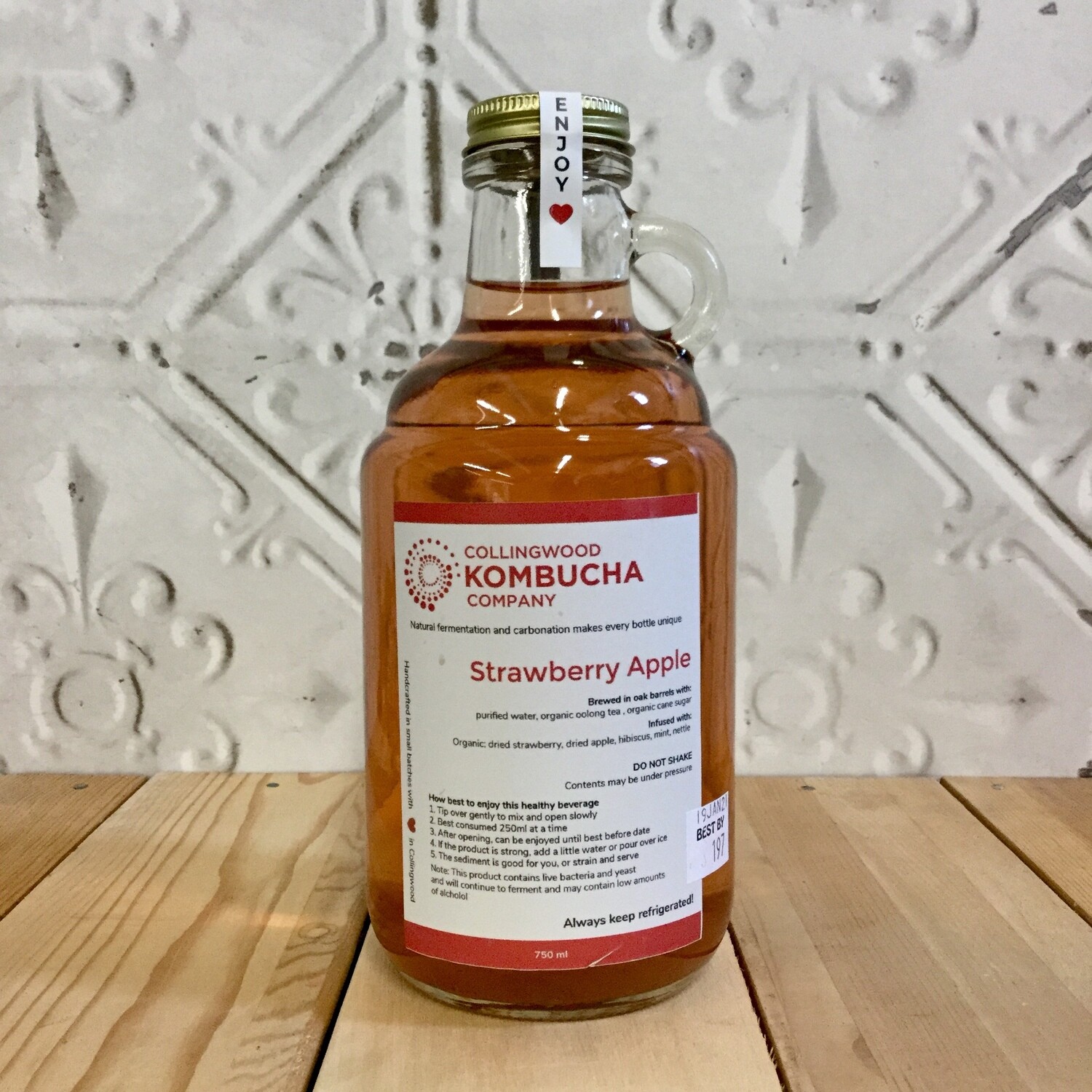 CWOOD KOMBUCHA Strawberry Apple 750ml CWOOD KOMBUCHA Strawberry Apple 750ml